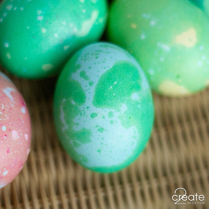 Tie-dyeing-Easter-Eggs-2createincolor_0014