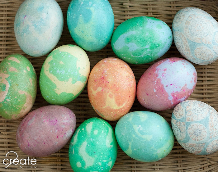 Tie-dyeing-Easter-Eggs-2createincolor_0019