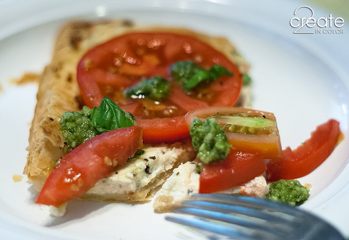 Fresh-Tomato-Tart-with-Herb-&-Garlic-Ricotta | 2createincolor.com